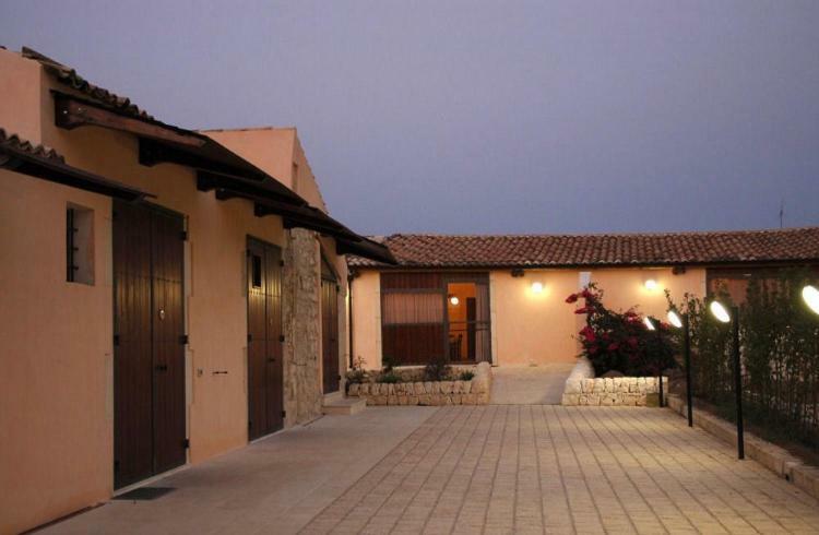 Antica Masseria La Fiumara Bed & Breakfast Noto Luaran gambar
